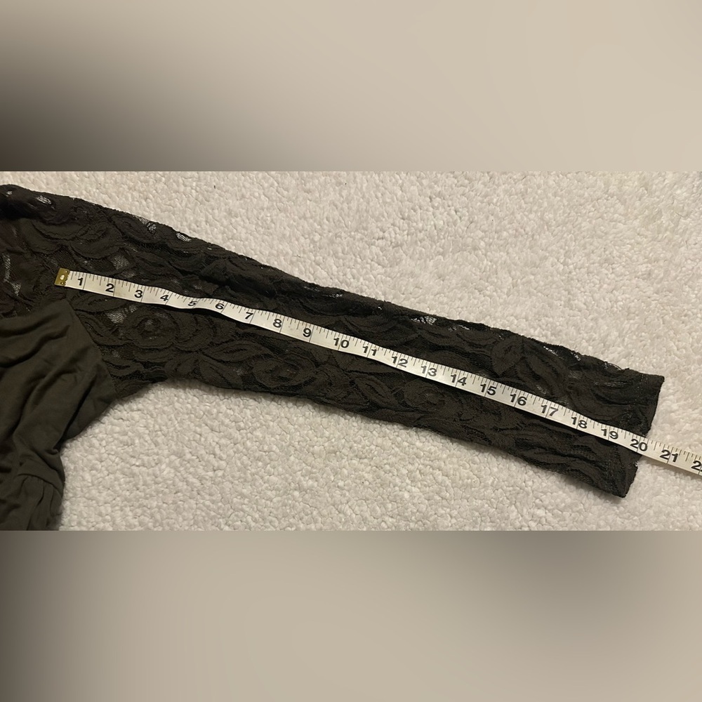 PinkBlush Women’s Long Green Dress Size Medium with  Lace Arms Key Hole back - Picture 12 of 13